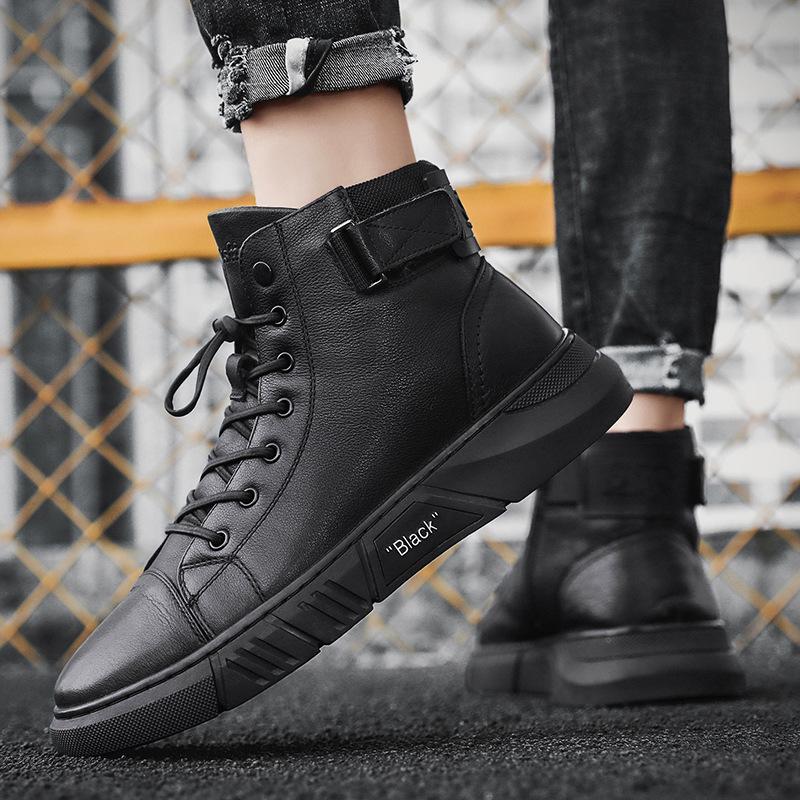 Komfortable und robuste schwarze Herren Stiefel, perfekt für lange Tage. Strapazierfähige Herrenschuhe für Alltag.