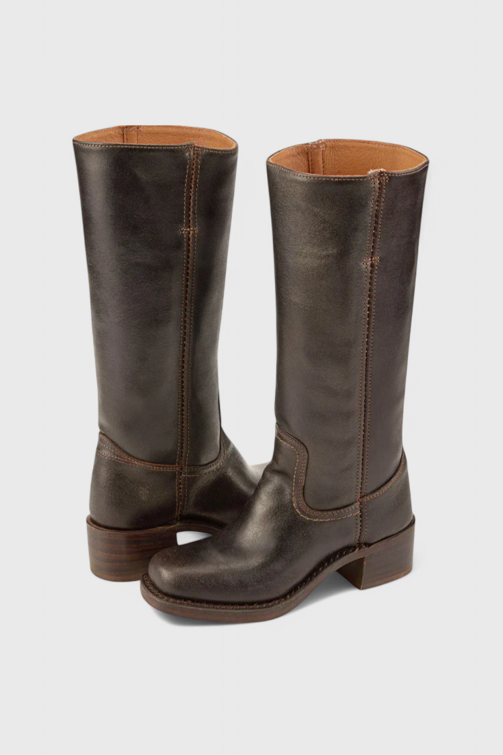 Gelbe Damen Kniehohe Schlupfstiefel mit Blockabsatz, eine stilvolle Ergänzung für die Alltagsgarderobe.