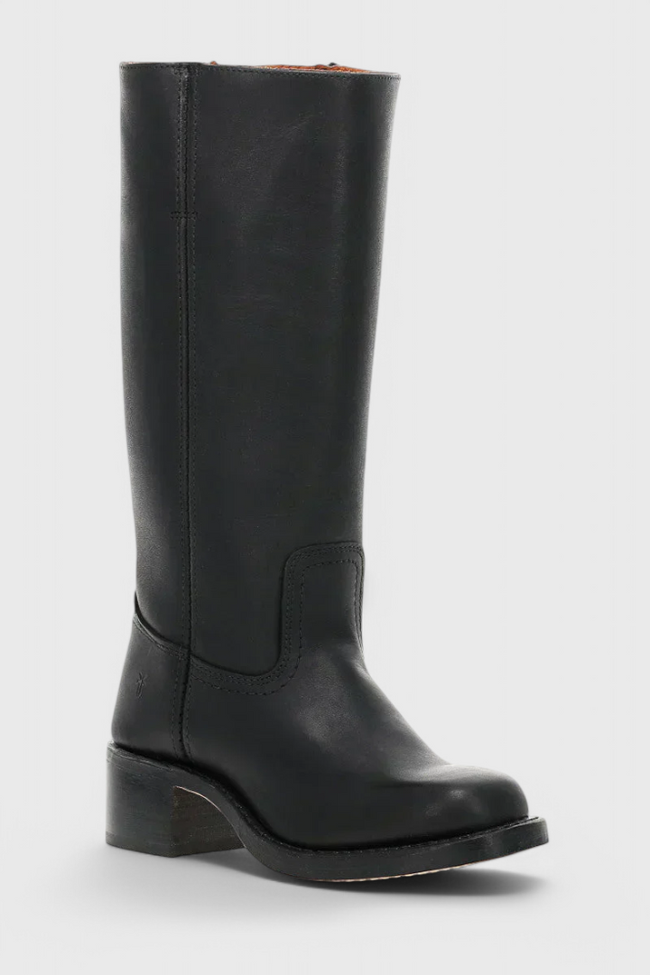 Bequeme braune Schlupfstiefel für Damen, kniehoch mit Blockabsatz, perfekt für lange Tage.