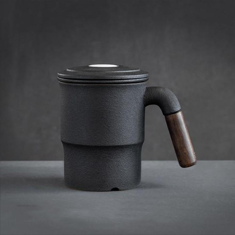 Schwarze Keramik Teetasse mit Deckel & Teesieb für Einzelportion, ideal für Bürotee.