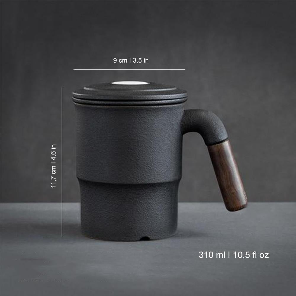 Vielseitige Keramik Teetasse in Schwarz mit Deckel, Sieb – ideal für Zuhause oder Büro.