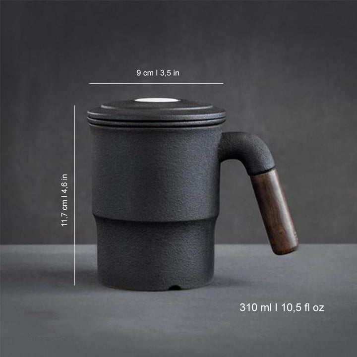 Vielseitige Keramik Teetasse in Schwarz mit Deckel, Sieb – ideal für Zuhause oder Büro.