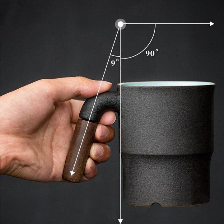 Moderne Teetasse aus Keramik mit integriertem Sieb und Deckel, für stilvollen Teegenuss.