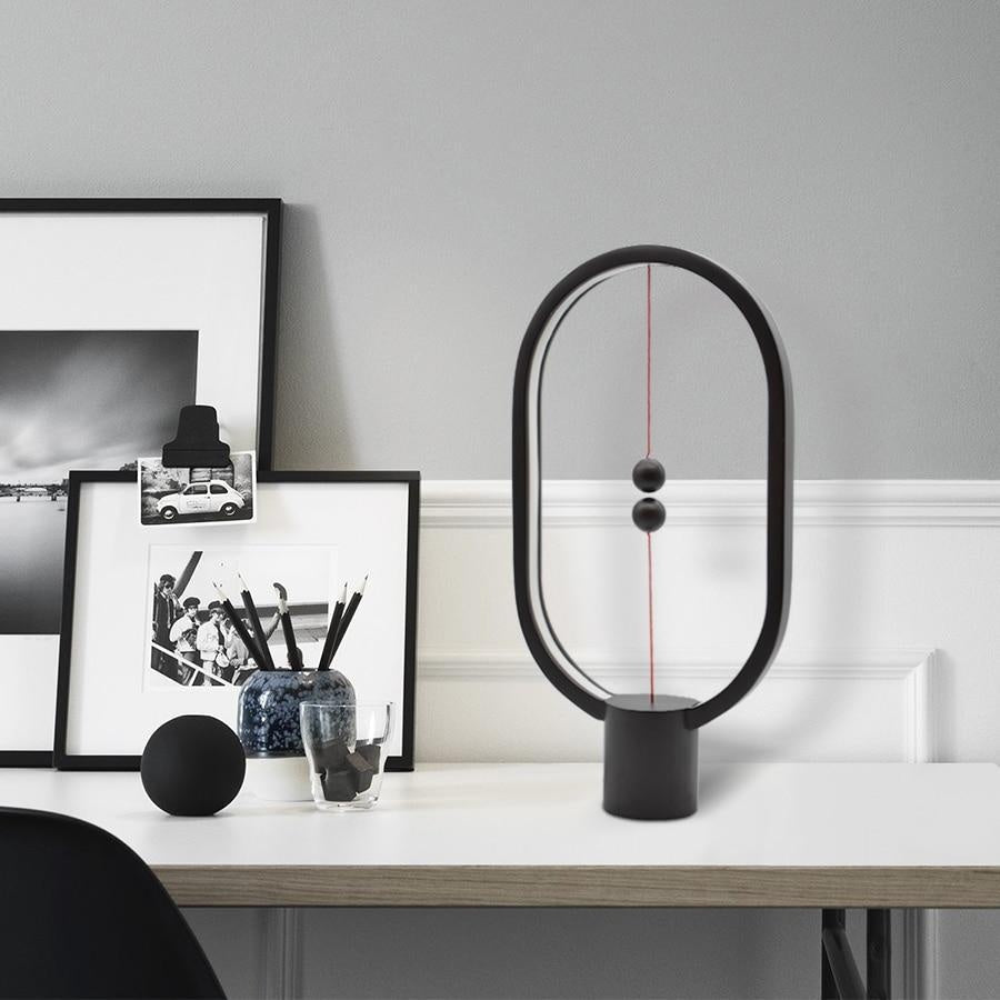 Dekorative LED-Lampe mit modernem Design, einzigartigem Magnetschalter und energiesparender LED-Beleuchtung.