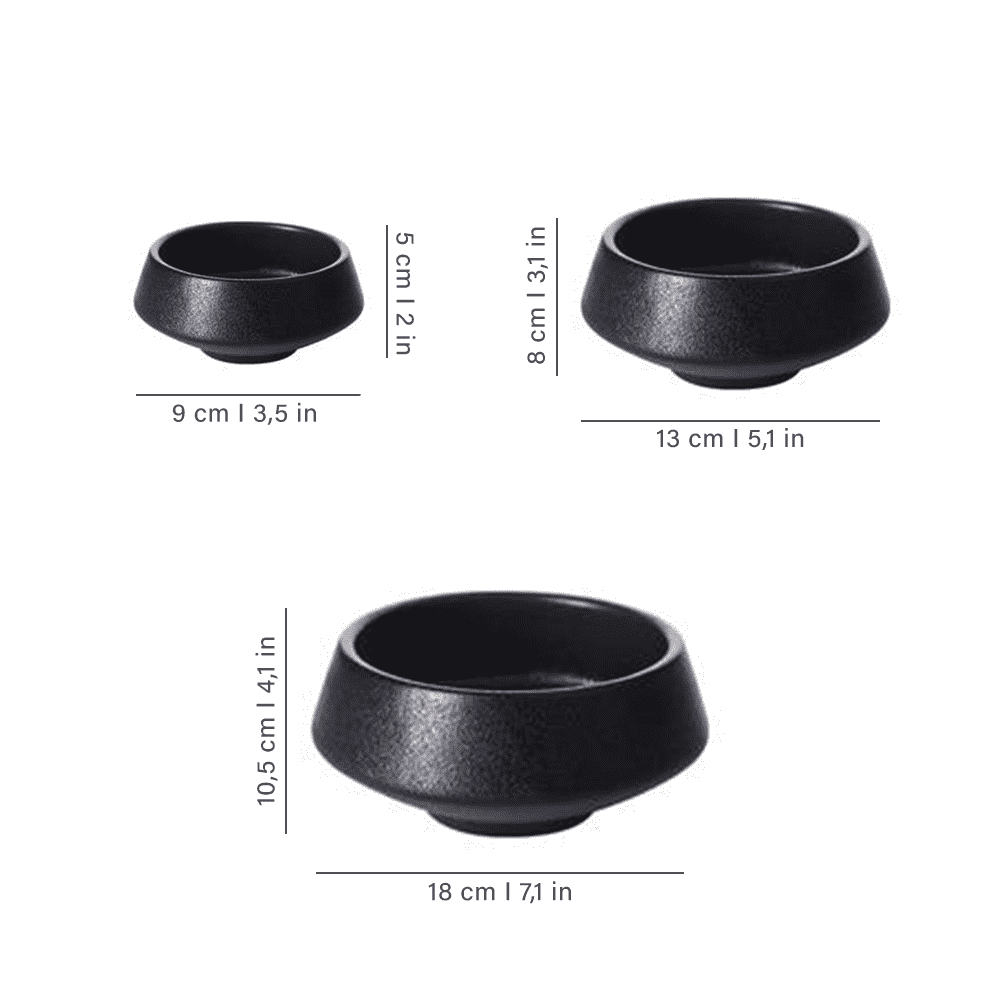 Minimalistische schwarze Designschale aus Keramik. Modernes Geschirr für anspruchsvolle Küchen & Essbereiche.