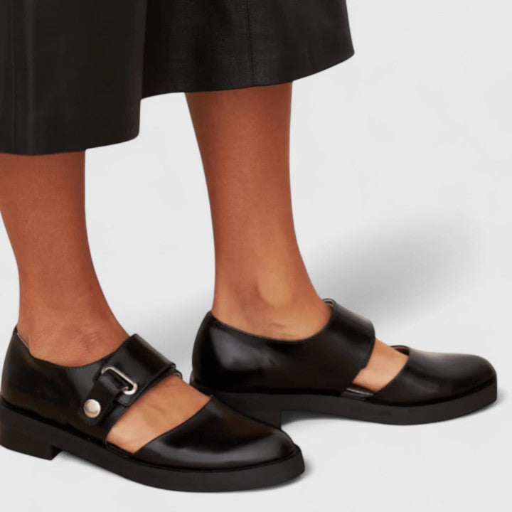 Schwarze orthopädische Mary Jane Damenschuhe für Alltag und Fußgesundheit, elegant und bequem.