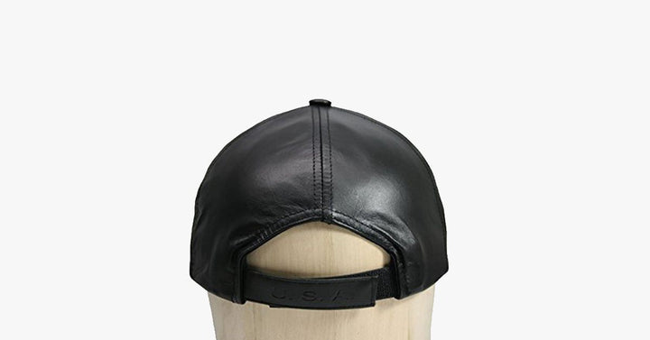Zeitlose schwarze Baseballmütze aus Premium-Leder, unisex, vielseitiges Accessoire.