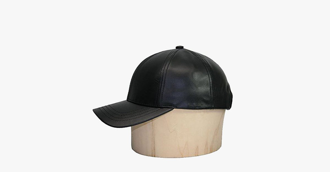 Sportliche schwarze Leder-Baseballmütze, verstellbarer Riemen, perfekt für Freizeit.