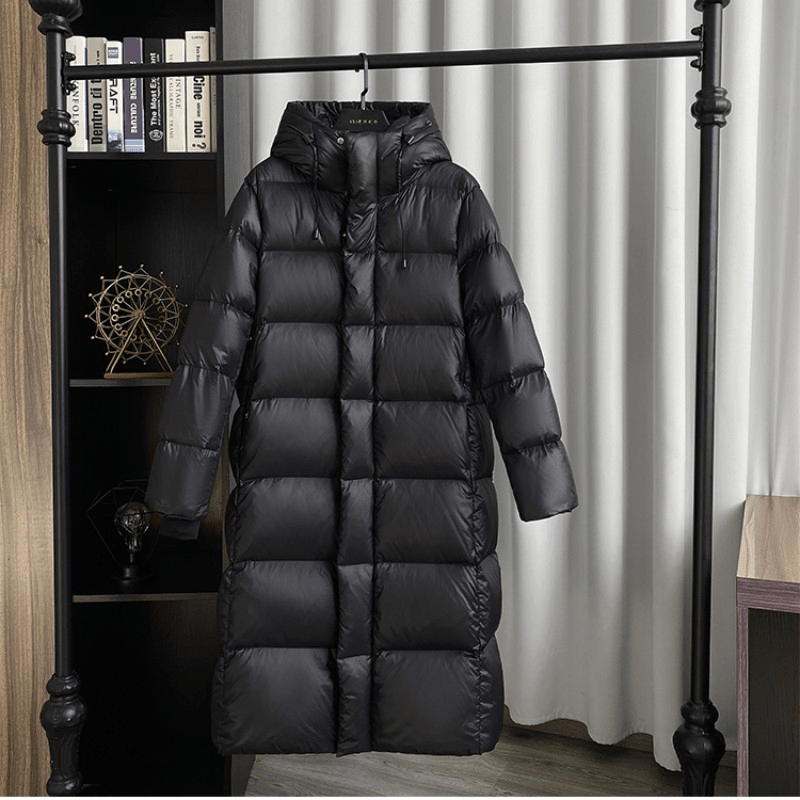 Stilvolle schwarze Damen-Winterjacke, windabweisend, bietet Komfort & Wärme für Freizeit.