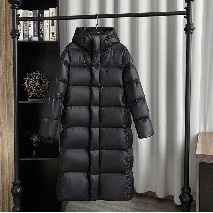 Stilvolle schwarze Damen-Winterjacke, windabweisend, bietet Komfort & Wärme für Freizeit.
