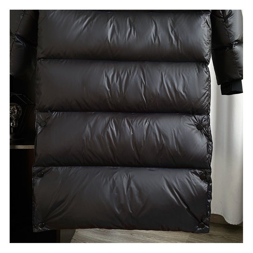 Robuste Damen Outdoor-Winterjacke in Schwarz, winddicht, wasserdicht und sehr warm.