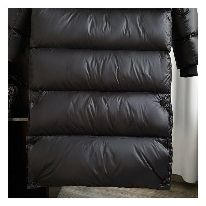 Robuste Damen Outdoor-Winterjacke in Schwarz, winddicht, wasserdicht und sehr warm.