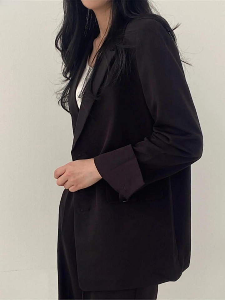 Beiger eleganter Damen Hosenanzug, stilvoller Zweiteiler für Business und besondere Anlässe.