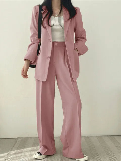 Beiger Damen Zweiteiler Hosenanzug, perfekt für formelle Anlässe und schicke Büro-Outfits.