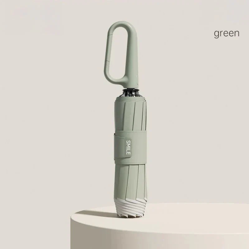 Eleganter grauer Automatik-Regenschirm, schlichtes Design, windresistent und reflektierend.