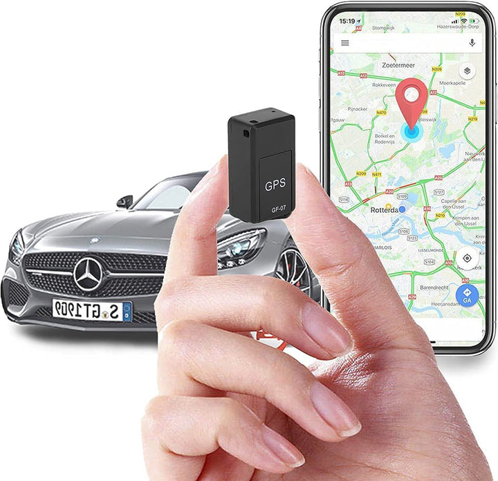 Schwarzer Mini-GPS-Tracker mit Magnet, ideal für weltweite Fahrzeugortung und Diebstahlschutz.