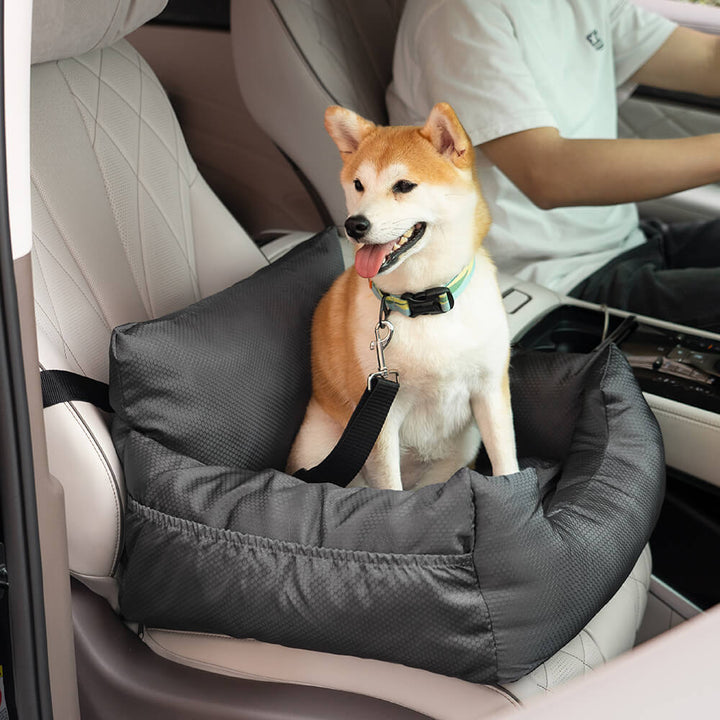 Schwarzer Hundeautositz mit robustem Oxford-Gewebe. Perfektes, wasserdichtes Reisekissen für den Hund.