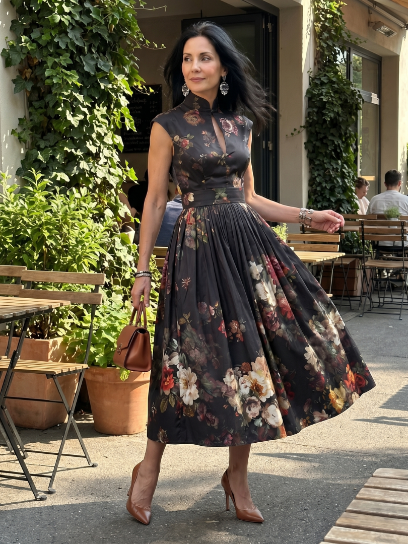Elegantes schwarzes Damen Midikleid ärmellos mit detailliertem Blumenmuster & Schlüsselloch. Perfektes Abend- oder Sommerkleid.