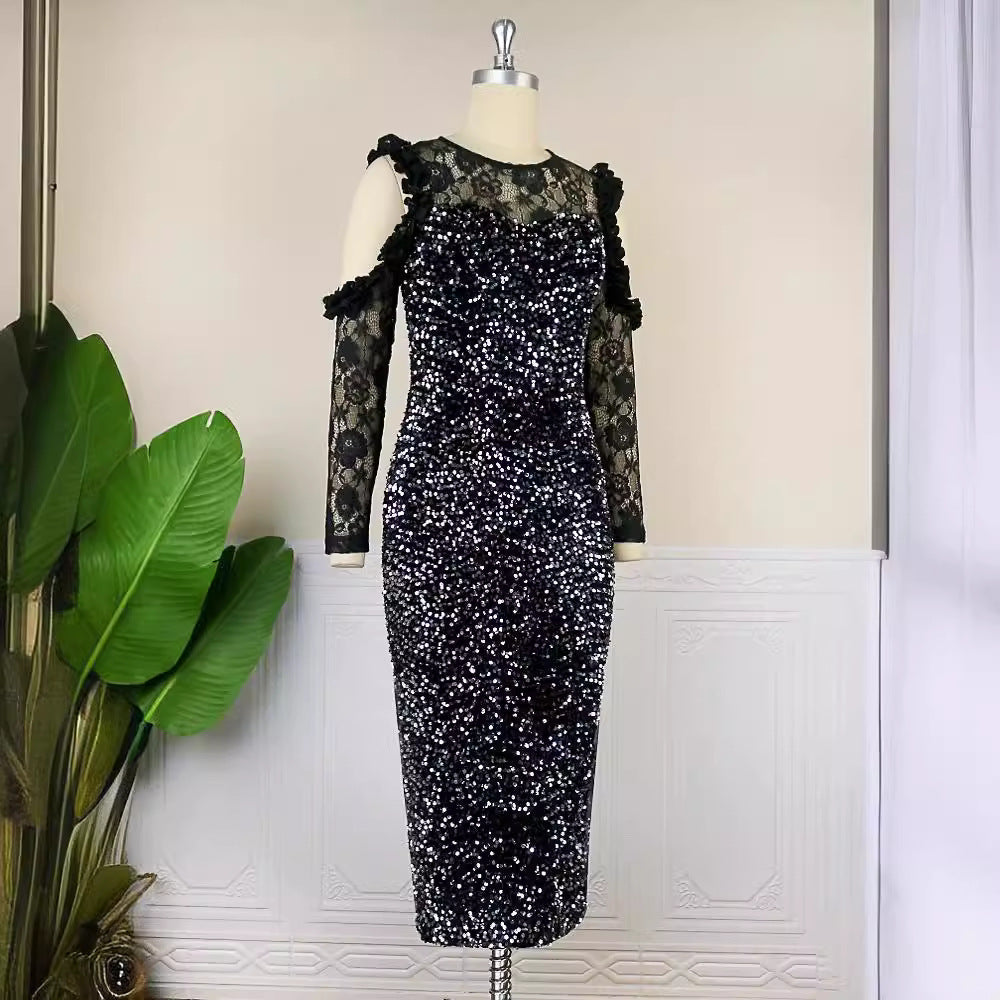 Elegantes schwarzes Abendkleid für Damen, glitzernd, mit langen Ärmeln und femininen Details. Ideal für Gala.