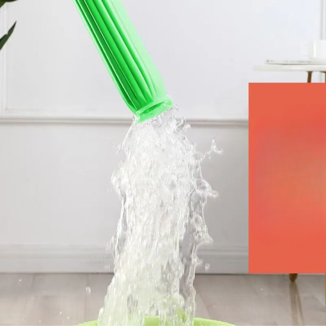 Hochwertiger Mikrofaser Wischkopf des selbstauswindenden Mopps. Absorbiert Schmutz & Wasser effektiv für Sauberkeit.