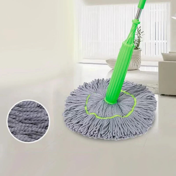Platzsparender selbstauswindender Wischmopp zur stehenden Aufbewahrung. Perfekt für kleine Wohnungen.