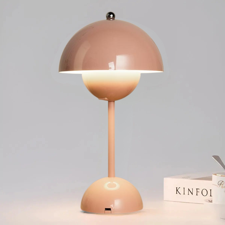 Auffällige farbige skandinavische Designlampe, die jedem Raum einen modernen Touch verleiht.