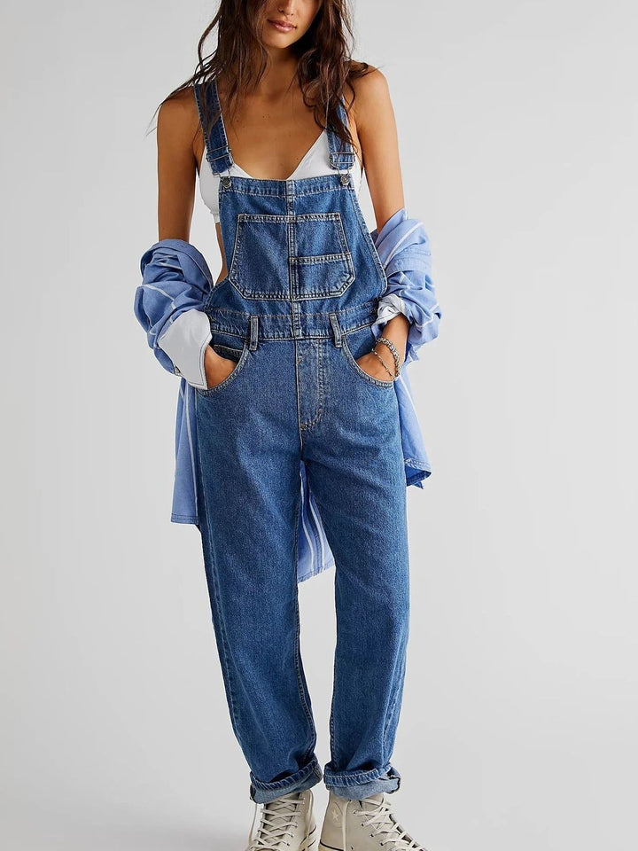 Bequeme Damen Latzhose, locker geschnitten, verstellbare Träger, ideal für vielseitige Freizeit- und Alltagslooks.