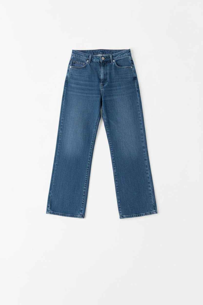 Dunkelblaue Damen French Fit Jeans, zeitlos und elegant, ideal für Freizeit & Alltag, perfekte Passform.