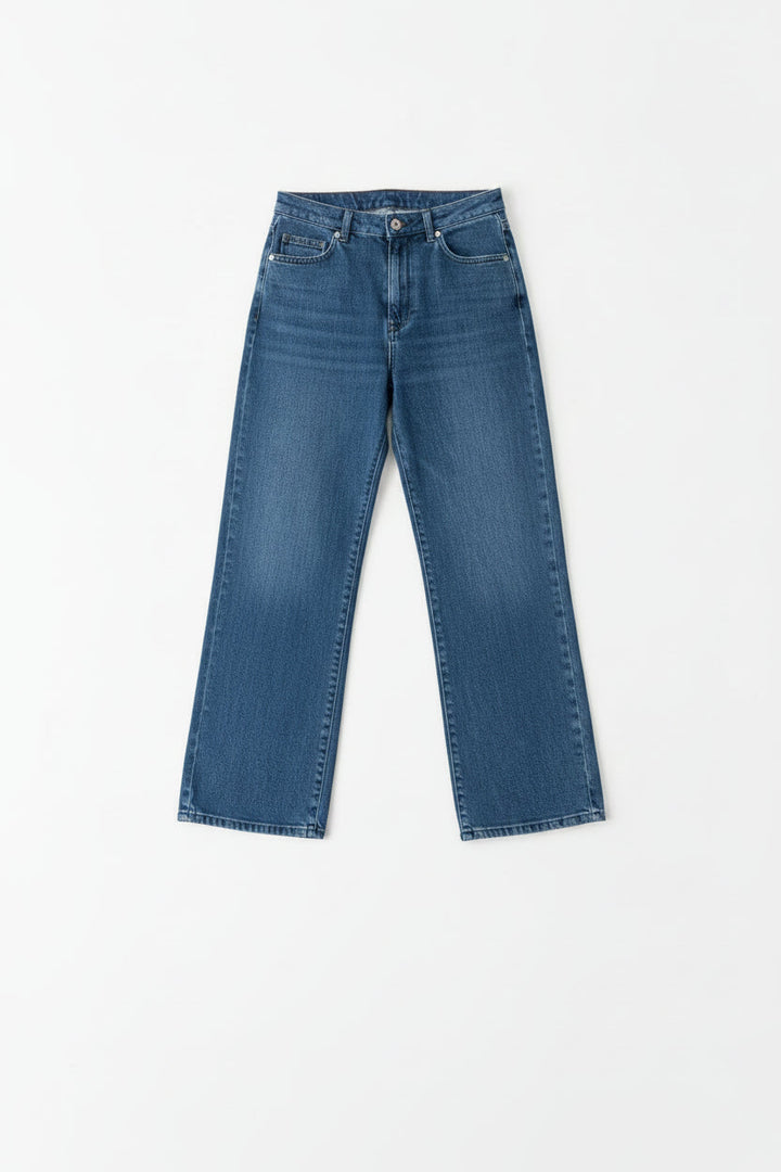 Dunkelblaue Damen French Fit Jeans, zeitlos und elegant, ideal für Freizeit & Alltag, perfekte Passform.