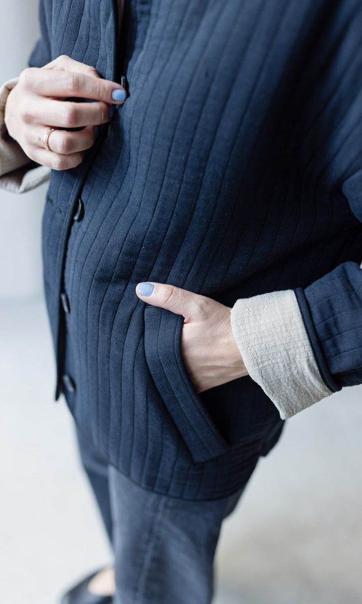 Lässige Damen Steppjacke im Oversized-Schnitt, optimal für Komfort und modernen Freizeit-Look.