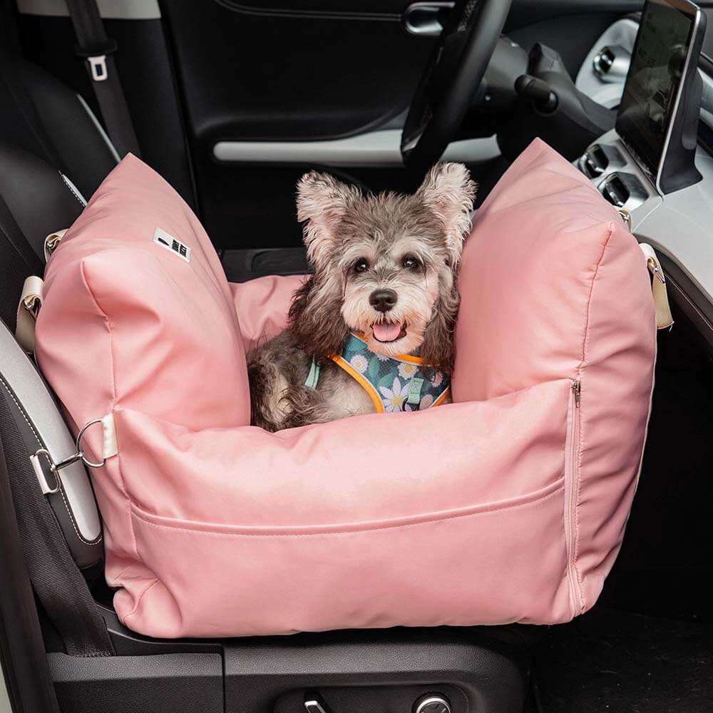 Hundeautositz, der eine ruhige und stressfreie Autofahrt ermöglicht.