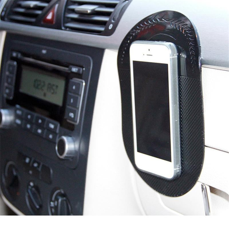 Rutschfestes Silikonpad fürs Armaturenbrett: sichere Handyhalterung und praktische Ablage im Auto.