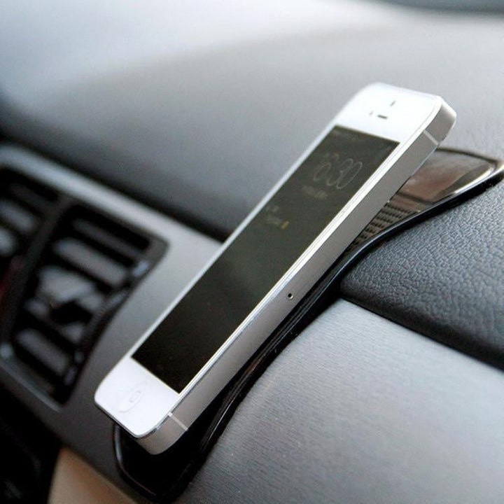 Haftstarkes Anti-Rutsch Pad für Armaturenbrett im Fahrzeug. Hält Smartphone und andere Gegenstände sicher fest.