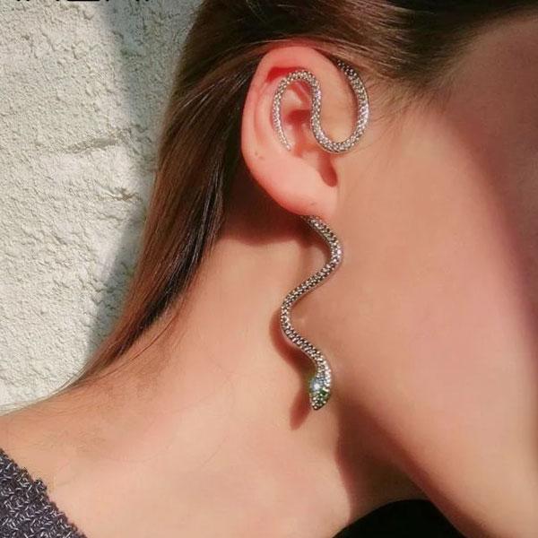 Auffällige Medusa Ohrstecker in Schlangenform, Damen Ohrringe, Gothic Stil, Statement Schmuck.