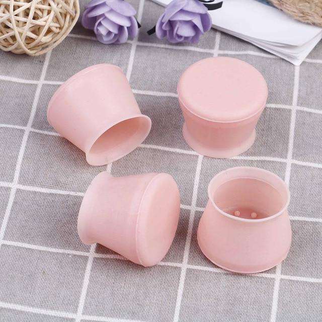 Set von Silikon Stuhlkappen & Tischbeinschützern, transparent, für effektiven Bodenschutz.