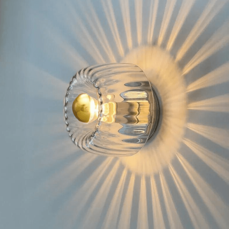 Moderne skandinavische Bauhaus Wandleuchte, Glas-Metall Designlampe für Wohnzimmer & Flur.