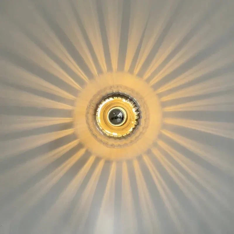 Elegante Bauhaus Designlampe als Akzentlicht für Flur und Wohnbereich.