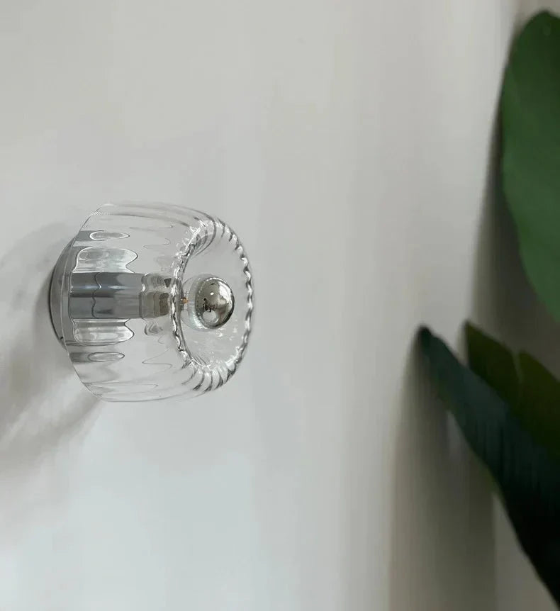 Skandinavische Designlampe, Wandleuchte mit elegantem Glas für stilvolle Wohnraumbeleuchtung.