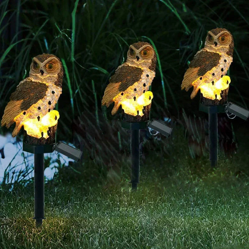 Detailreiche Solar-Eulenleuchte für den Garten, schafft nachts stimmungsvolles Licht und tagsüber schöne Gartendeko.