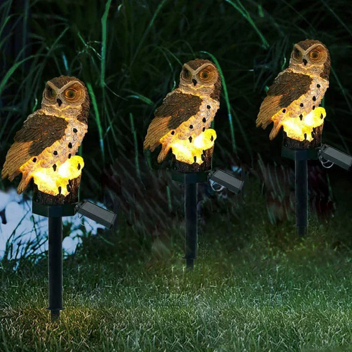 Detailreiche Solar-Eulenleuchte für den Garten, schafft nachts stimmungsvolles Licht und tagsüber schöne Gartendeko.