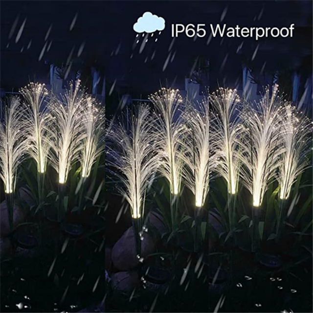 Dekorative Solar Rattan LED Außenlampe. Wetterfestes Gartenlicht für stimmungsvolle Akzente.