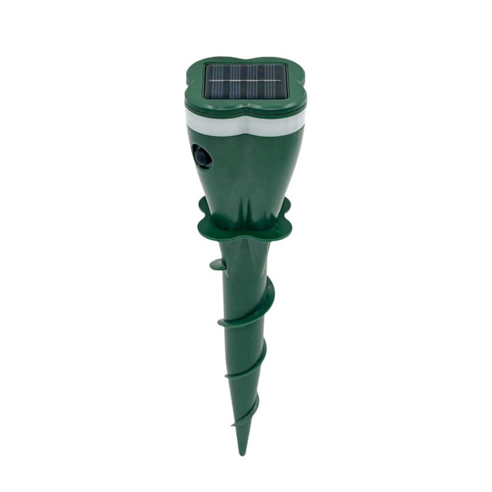 Dunkler Solar Ultraschall Tiervertreiber mit Solarpanel. Robustes Gerät für effektive Tierabwehr im Garten und Aussenbereich.