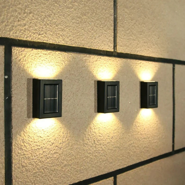 Wetterfeste SolarGlow LED Wandlampe mit Bewegungsmelder; ideal für Patio & Gehwege.
