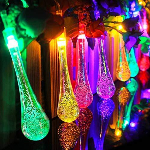 Energieeffiziente LED Deko Solarlichterkette, Wassertropfen-Design für romantische Stimmung innen.