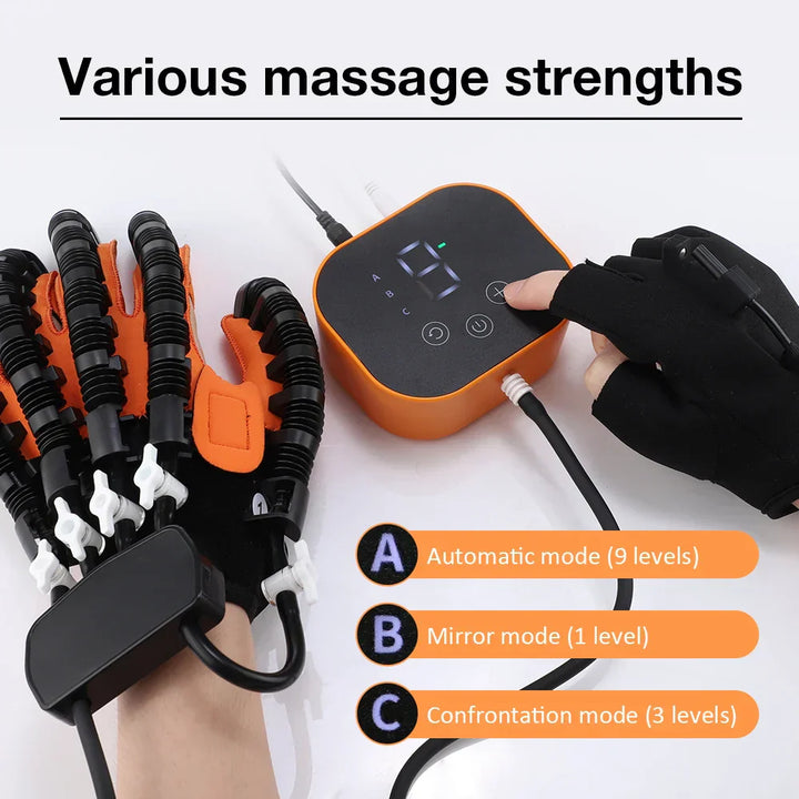 Patient nutzt Soren Rehahandschuh zur Handtherapie & Muskelstärkung nach Schlaganfall für bessere Beweglichkeit.