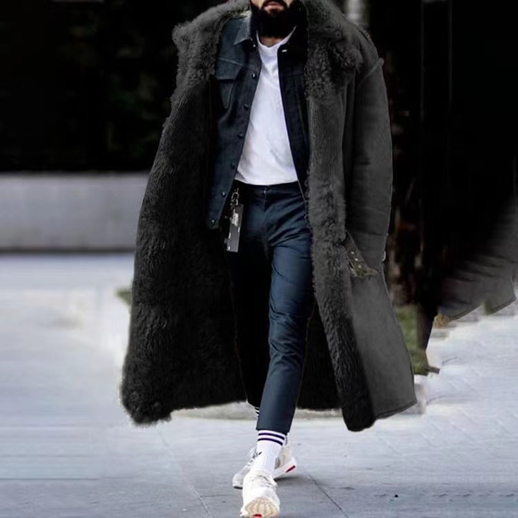 Eleganter Herren Wintermantel mit warmem Shearling-Futter. Perfekt für kalte Tage, stilvolle Wintermode.