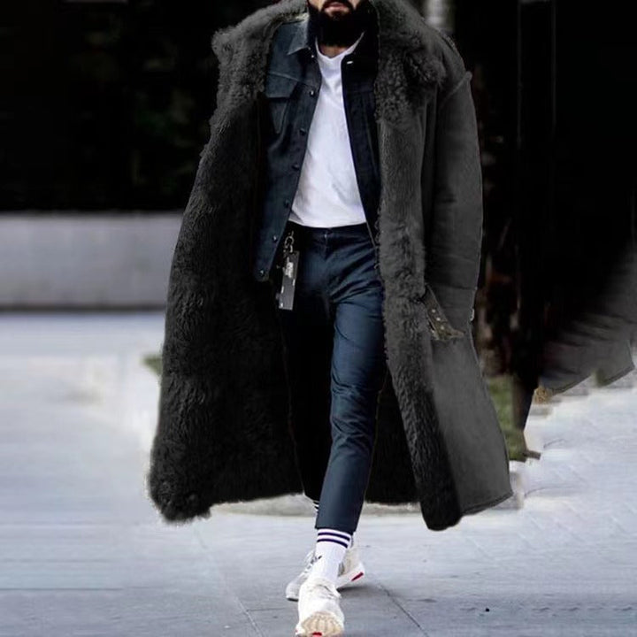 Eleganter Herren Wintermantel mit warmem Shearling-Futter. Perfekt für kalte Tage, stilvolle Wintermode.