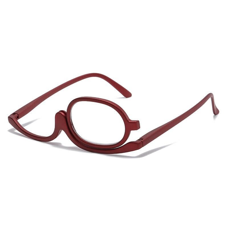 Frau schminkt sich mit der Makeup-Brille mit Schwenklinse. Kosmetik präzise auftragen für Damen.