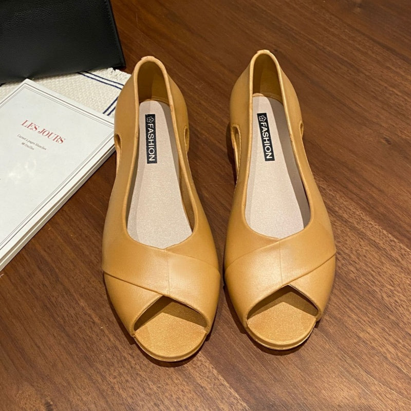 Schwarze Chunky-Heels für Damen. Modische Cutout- & Fischmaul-Schuhe. Perfekt für Büro & elegante Freizeit.