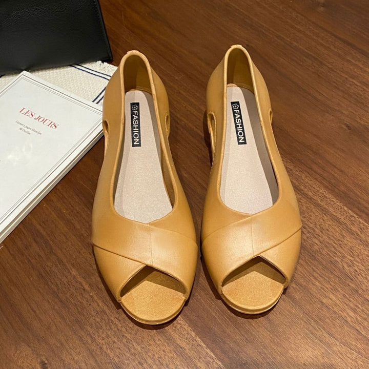 Schwarze Chunky-Heels für Damen. Modische Cutout- & Fischmaul-Schuhe. Perfekt für Büro & elegante Freizeit.